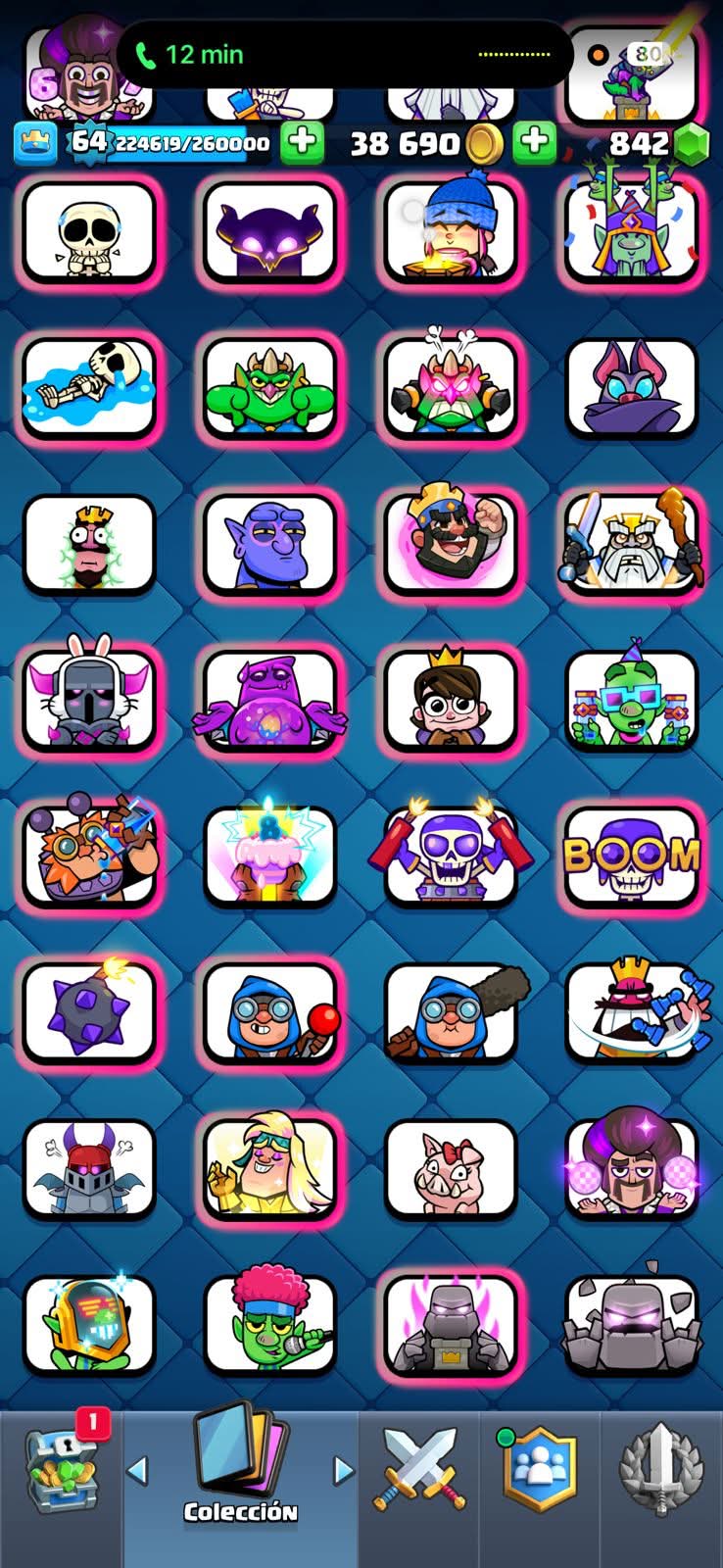 534 CLASH! MINI GRIAL! 10,502 COPAS! 4 CARTAS AL 16 MAX! 13 CARTAS AL 15! 51 CARTAS AL 14! 1 HÉROE! 15 CARTAS EVOLUTIVAS! 142 EMOTES MUY EXCLUSIVOS Y PEDIDOS! 15 TORRES! INSIGNIA OG DE 9 AÑOS! (1499mx @everyone