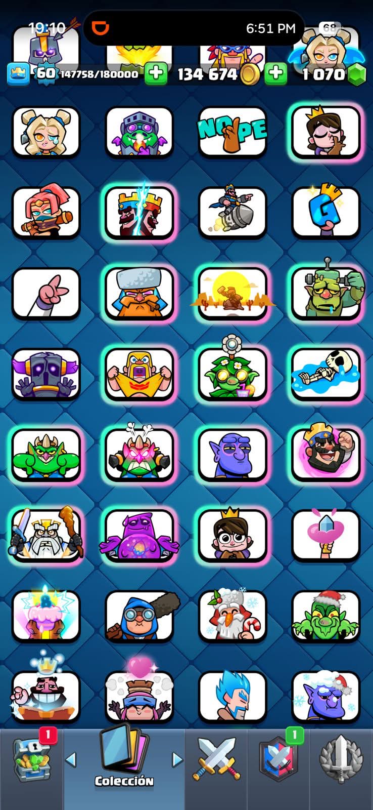 550 CLASH! 10,667 COPAS! 1 CARTA AL 16 MAX! 10 CARTAS AL 15! 25 CARTAS AL 14! 1 HÉROE! 20 CARTAS EVOLUTIVAS! 86 EMOTES MUY BUENOS! 10 TORRES! INSIGNIA OG DE 8 AÑOS! (899mx @everyone